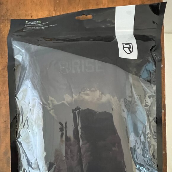 RISE Knee Sleeves (25cm) Size Small 7MM - Black, New in Sealed Packing! - Picture 6 of 7